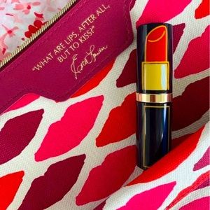 What are lips but to kiss 💋